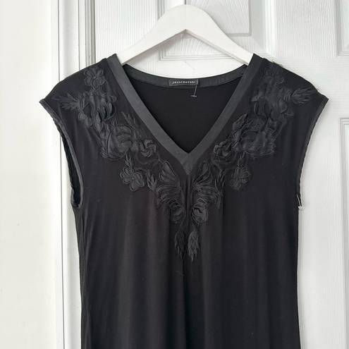 Natori Josie  Black Silk Trim Floral Appliqué Neckline Lounge Essentjals Gown S