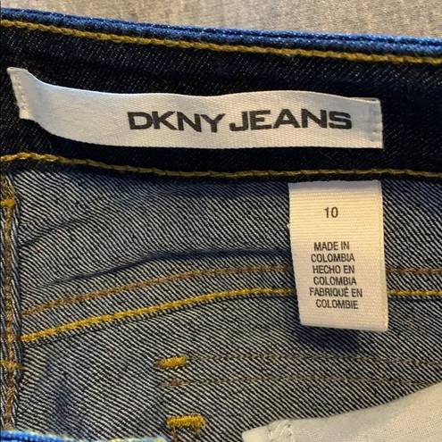 DKNY  Jeans dark wash straight leg size 10