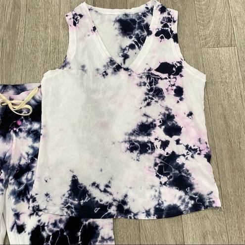 N: Philanthropy Tie Dye Set