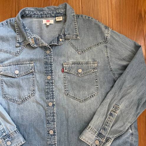 Levi’s Button Down Denim Top