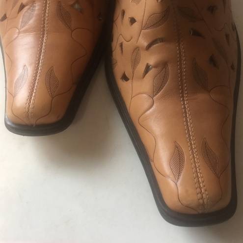 MIA Like new  women’s shoes with fancy cutouts 8.5