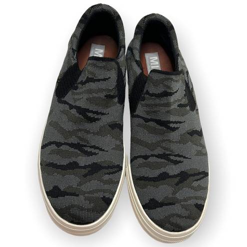 MIA  Fly Knit Camouflage Knit Pull On Sneakers