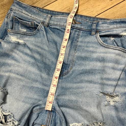 American Eagle  Mom Jean Distressed Light Wash Denim Size 12 Long