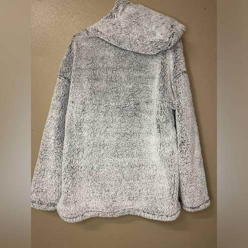 32 Degrees Heat  (Large) White and Gray Fur Hoodie