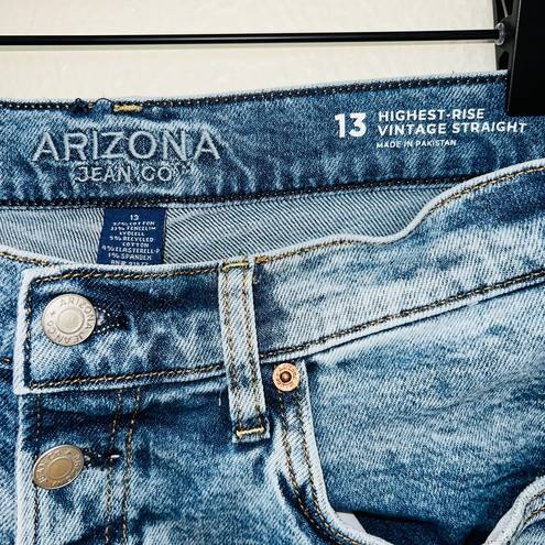 Arizona Jeans Arizona Jean Co. Light Wash Denim Highest Rise Button Fly Vintage Straight Jeans