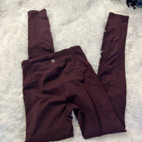 Gaiam  size xs maroon yoga pants leggings bin 2