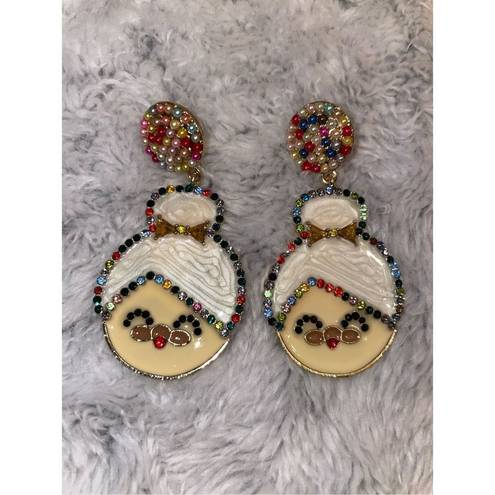 ma*rs New Holiday Fashion . Claus/Granny Multi-Color Pearl Bead Design Alloy Stud E