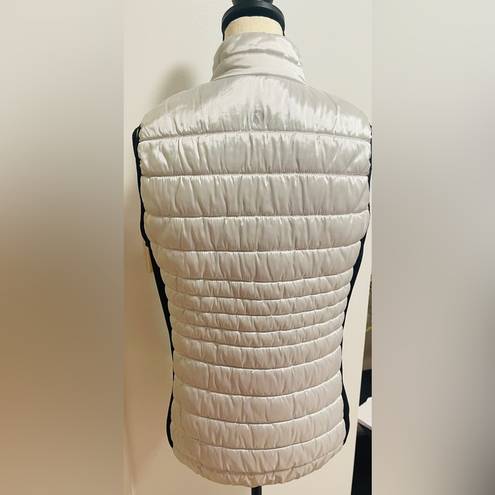 Xersion EUC  lightweight vest light gray/silver size Large