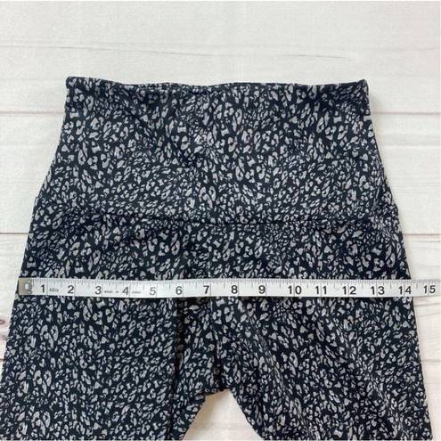 Onzie  Black Grey Leopard Pull On High Waist Activewear Biker Shorts Size XS