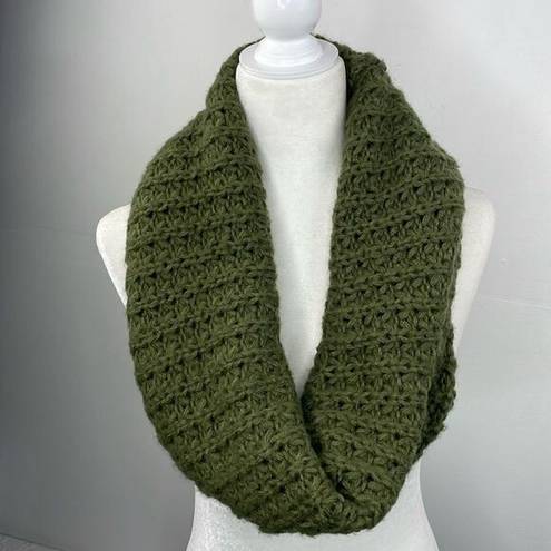 infinity Frenchi  Green Chunky Knit Scarf