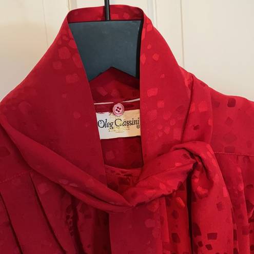 Oleg Cassini Vintage  100% silk neck tie red dot blouse, size 6