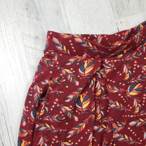 LuLaRoe  Pleated A-Line Red Feather Print Mini Skirt Women's Size Medium