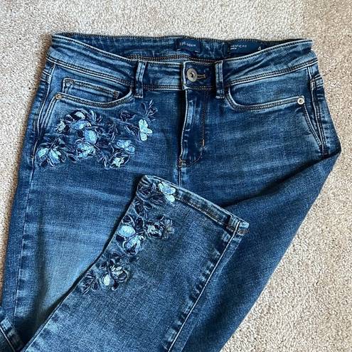 J.Jill Authentic Fit Blue Floral Embroidered Jeans. Size 4Tall