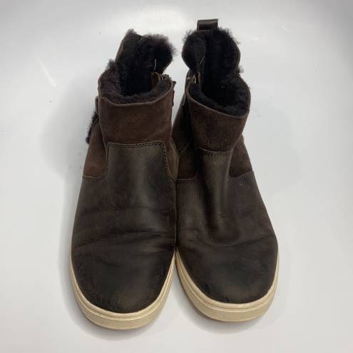 Olukai  Pehuea Hulu boots leather with shearling lining size 8