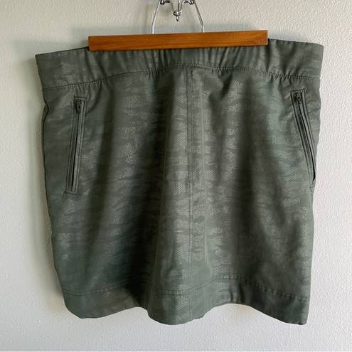 Orvis  Green Camo Print Pull On Skort Athletic Hiking Size XL