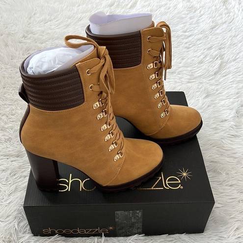 Shoedazzle  Women’s Shandee Lace Up Bootie in Tan size 9