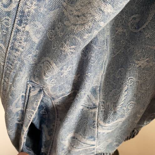 Le lis NWT Les Lis Collection Embossed Paisley Denim Trucker Jacket | Blue | Large