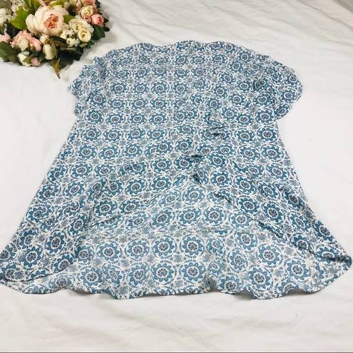 The Loft NWT Blue Floral Medium Petite Open V-Back Top