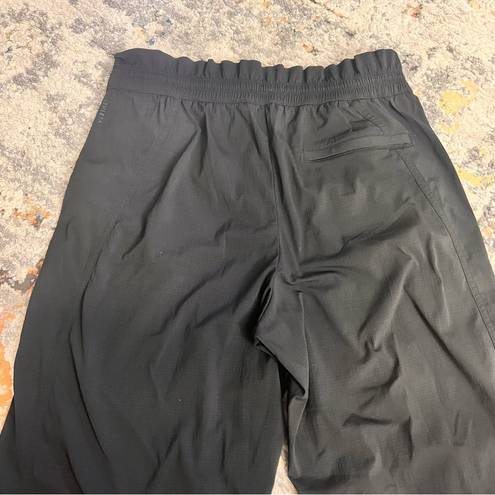 Athleta  Black Straight Leg Pants Drawstring‎ Size 6