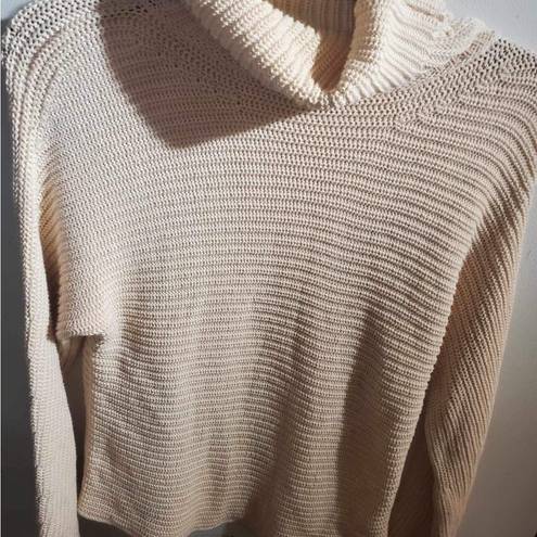 Garnet Hill  size small cream colored turtleneck sweater bust  34 inches