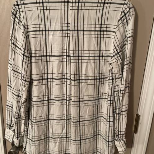 Isabel Maternity  black & white plaid long sleeve button down top.