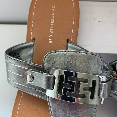 Tommy Hilfiger *NWT*  women’s 9 flat thong sandals