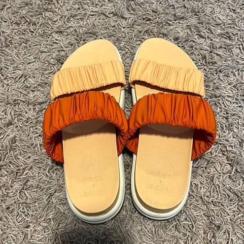 Sorel  Women's Roaming Two Strap Slide Sandals Sz 8.5 in Faded Spark/Desert Sun