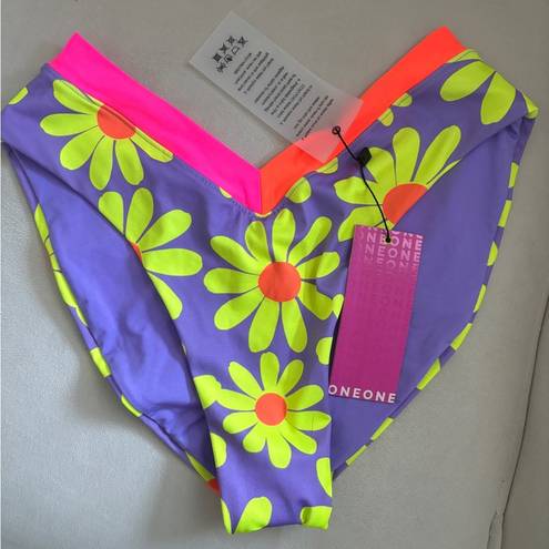 ONEONE Swimwear NWT  Bikini Bottom Daisy Jesse Small