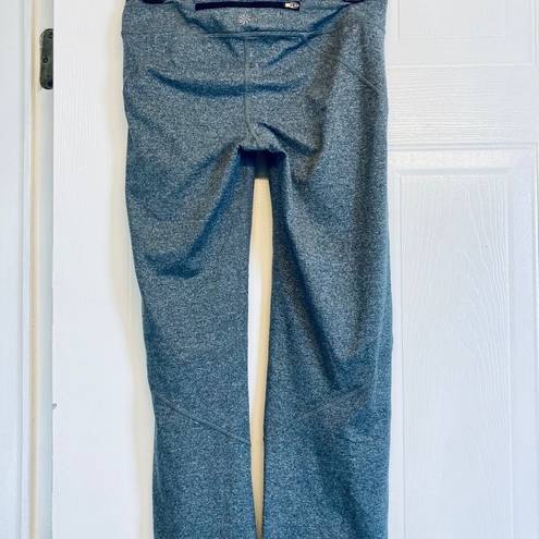 Athleta  Work It Out Capri Gym Pants Gray ST