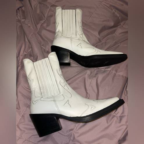 Nasty Gal Gently Loved  Leather Ankle Western Boots