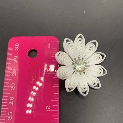 Daisy Vintage Plastic  Pin