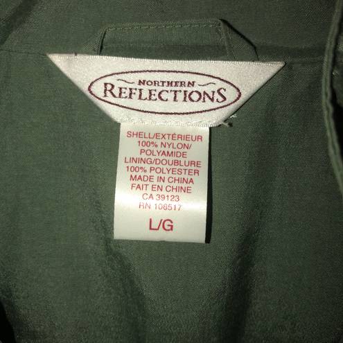 Northern Reflections Vintage 90"s  sage green embroidered outdoor Vest Size:Large