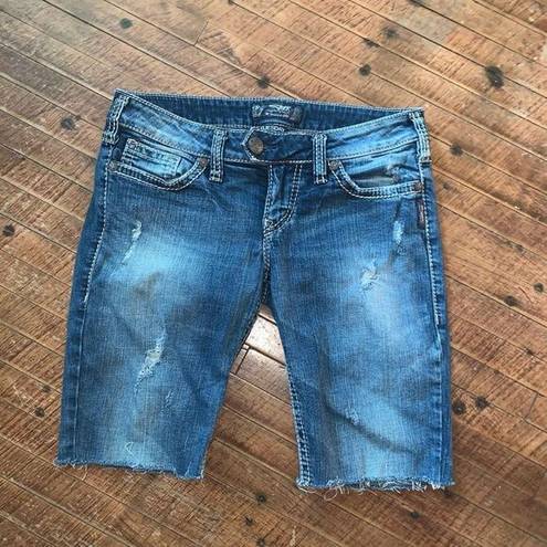 Silver Jeans  cutoff raw hem Bermuda Tuesday low rise 28 jean shorts