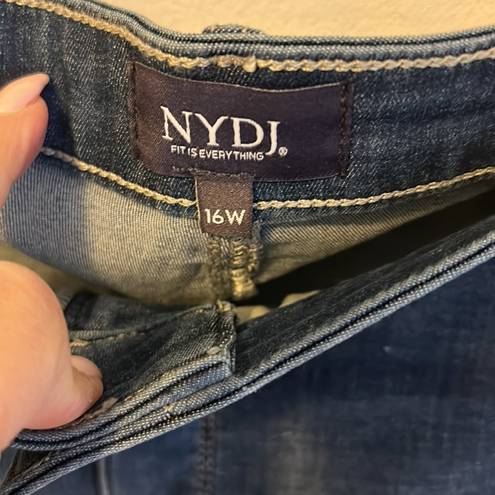 NYDJ  Relaxed Tapered Jeans in Walton