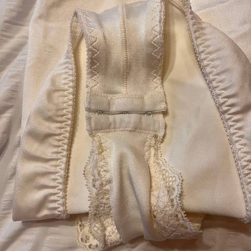 One Piece Vintage White Womens Lingerie .