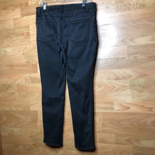 Faded Glory  Skinny 5 Pocket Size 12 Petite Jeans