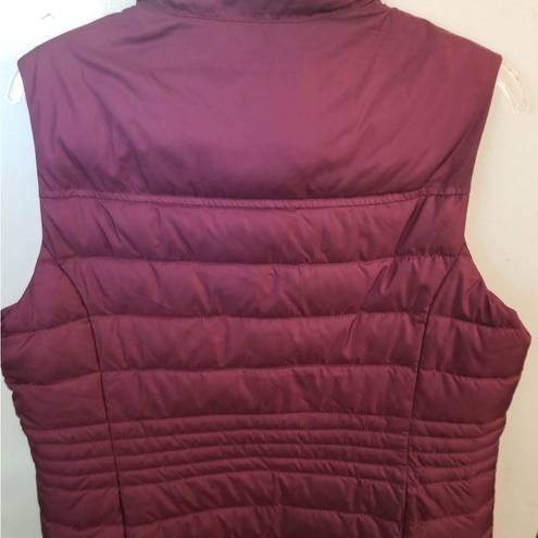 Tommy Hilfiger  size large cranberry colored vest puffed quilted vest. Bust 42