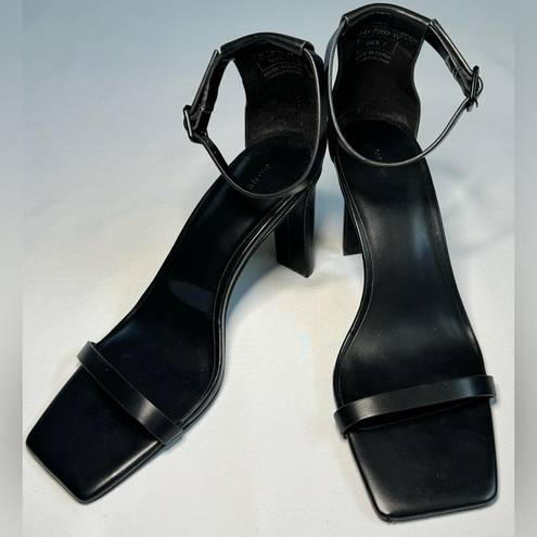 Oak + Fort  womens black strappy heels