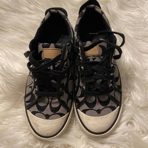 Coach  Snickers size 7B good condition preowned