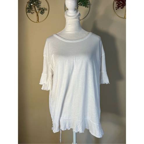 Chaser NWT!  White Ruffle Lettuce Hem Open Wrap Back Short Sleeve Top Medium