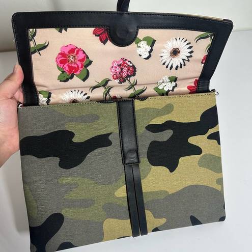 Stella & Dot  Bellamy Camo Green Clutch