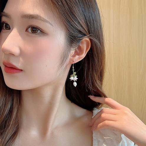 Elegant Flower Dangle Drop Earrings for Women,Pearl Earrings,Flower Earrings Gold
