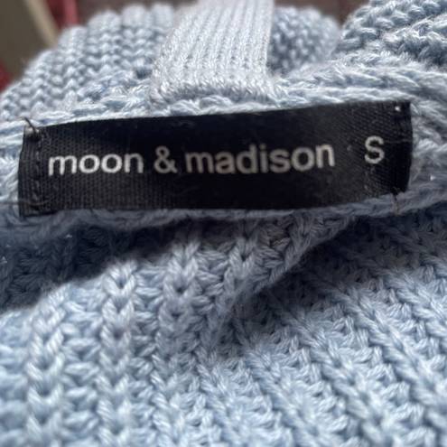 moon&madison Moon $ Madison Cropped Cross Over Sweater 