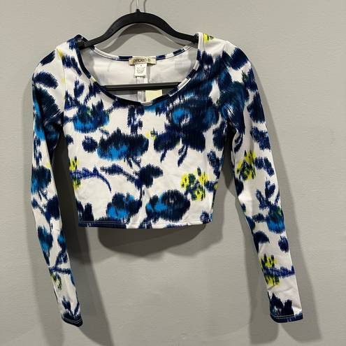 Arden B . Cropped Long Sleeve Top Size Small