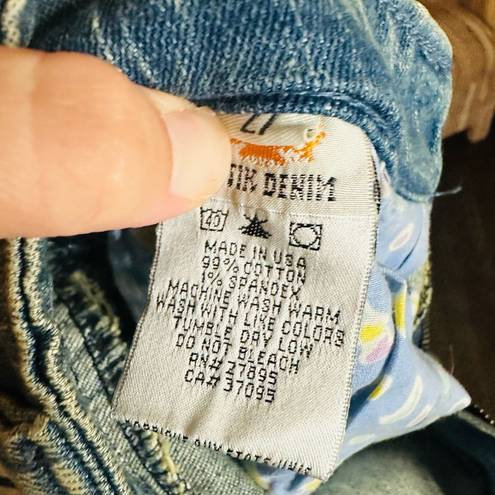 Antik Denim NWT  Medium Wash Five Pocket Embroidered Pocket Bootcut Jeans Size 27