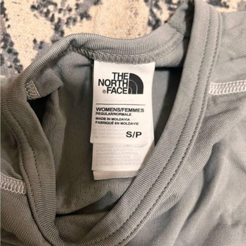 The North Face Women’s Long-Sleeve top