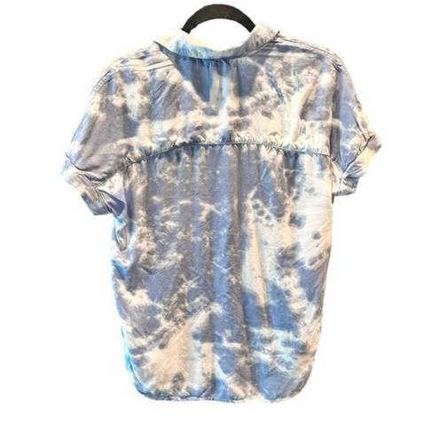 Beach Lunch Lounge Short Sleeve Button Front Blue Tie-Dye‎ Shirt