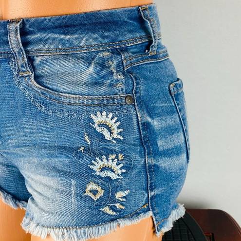 Harper  Embroidered Detail Jean Shorts 26