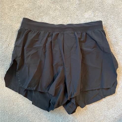 Lululemon  SHORTS