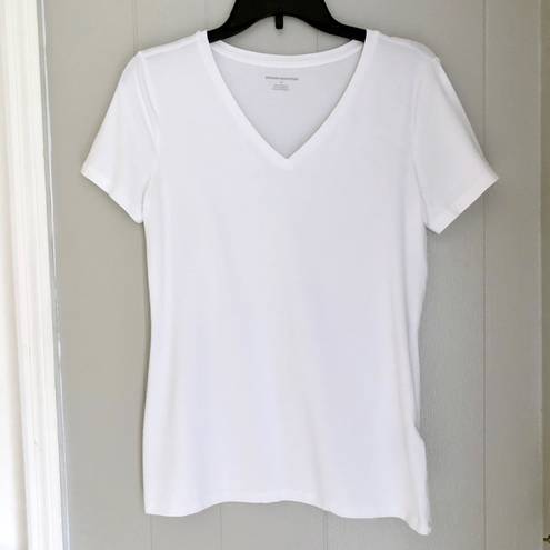 The Comfy Classic Short Sleeve V-Neck T-Shirt White Medium Amazon Essentials Tee